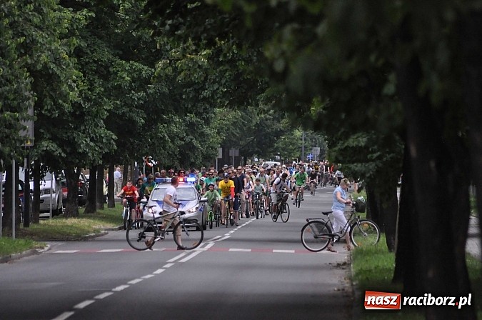 Zdjęcie w galerii na portalu naszraciborz.pl: Szósta Rowerowa Masa Krytyczna przejechała przez Racibórz. Super frekwencja wiadomości z regionu