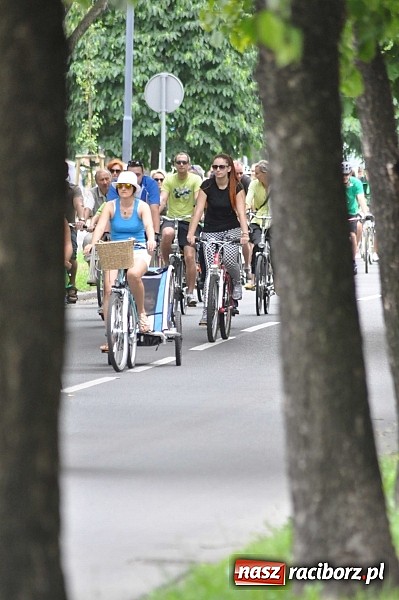 Zdjęcie w galerii na portalu naszraciborz.pl: Szósta Rowerowa Masa Krytyczna przejechała przez Racibórz. Super frekwencja wiadomości z regionu