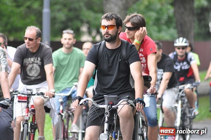 Zdjęcie w galerii na portalu naszraciborz.pl: Szósta Rowerowa Masa Krytyczna przejechała przez Racibórz. Super frekwencja wiadomości z regionu