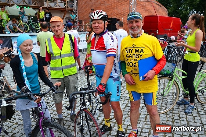 Zdjęcie w galerii na portalu naszraciborz.pl: Szósta Rowerowa Masa Krytyczna przejechała przez Racibórz. Super frekwencja wiadomości z regionu