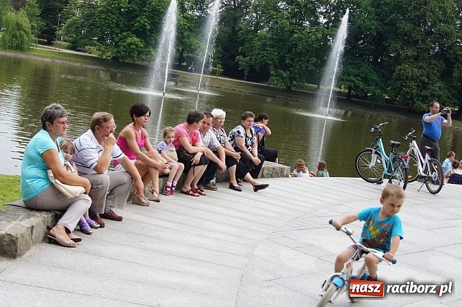 Zdjęcie w galerii na portalu naszraciborz.pl: Perspektywa na dobry początek koncertów letnich w Parku Roth wiadomości z regionu