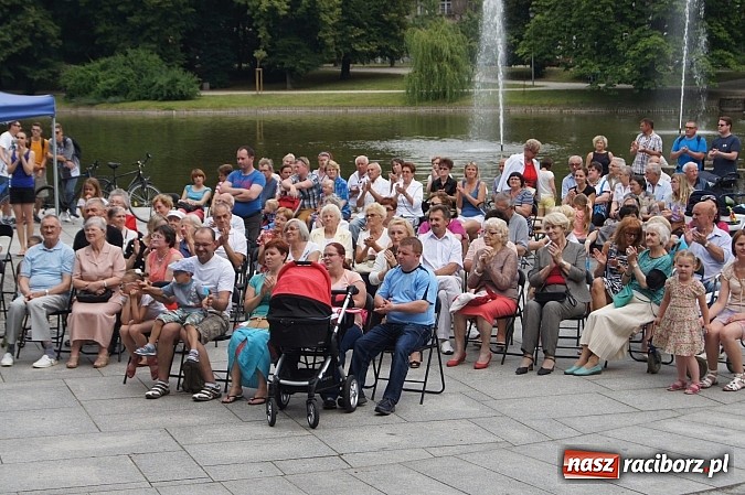 Zdjęcie w galerii na portalu naszraciborz.pl: Perspektywa na dobry początek koncertów letnich w Parku Roth wiadomości z regionu