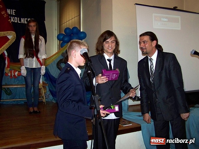 Zdjęcie w galerii na portalu naszraciborz.pl: Pożegnanie klas 3 w G5 wiadomości z regionu