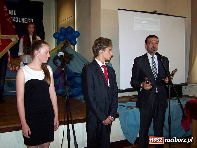 Zdjęcie w galerii na portalu naszraciborz.pl: Pożegnanie klas 3 w G5 wiadomości z regionu