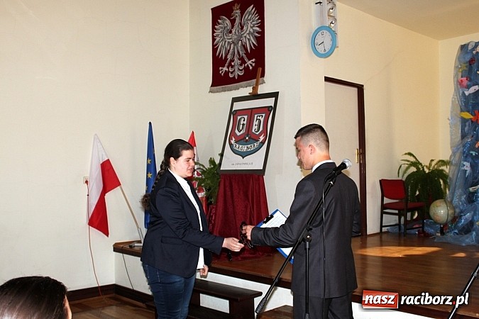 Zdjęcie w galerii na portalu naszraciborz.pl: Zakończenie roku w gimnazjum nr 5 wiadomości z regionu