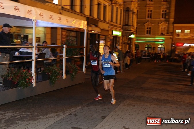 Zdjęcie w galerii na portalu naszraciborz.pl: Rybnicki P&oacute;łmaraton Księżycowy już za nami. Startowali też mieszkańcy naszego powiatu wiadomości z regionu