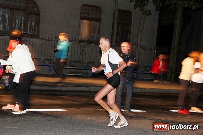 Zdjęcie w galerii na portalu naszraciborz.pl: Rybnicki P&oacute;łmaraton Księżycowy już za nami. Startowali też mieszkańcy naszego powiatu wiadomości z regionu