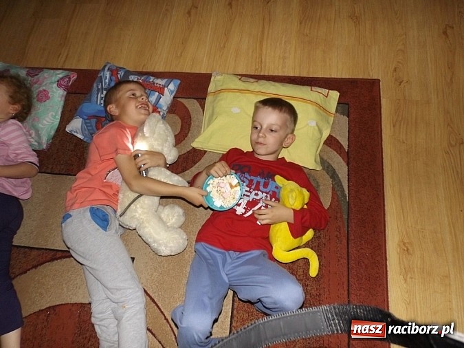 Zdjęcie w galerii na portalu naszraciborz.pl: Zielona noc w przedszkolu w Łańcach wiadomości z regionu