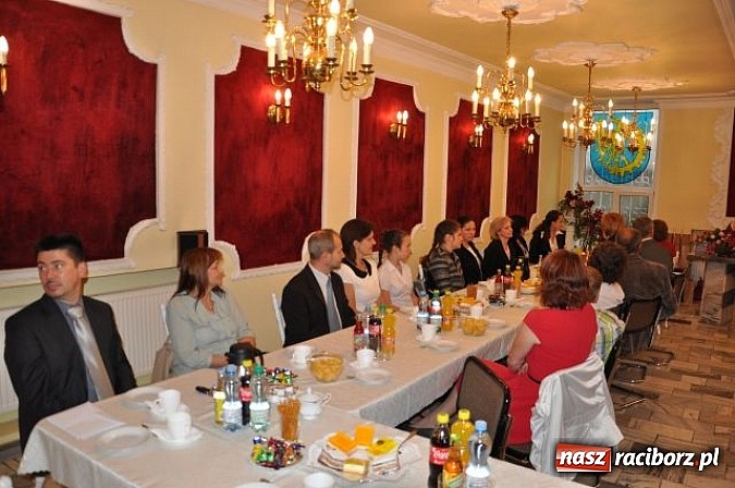 Zdjęcie w galerii na portalu naszraciborz.pl: Najzdolniejsi uczniowie z gminy Kuźnia Raciborska zostali nagrodzeni wiadomości z regionu