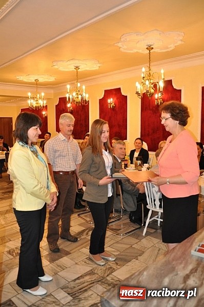 Zdjęcie w galerii na portalu naszraciborz.pl: Najzdolniejsi uczniowie z gminy Kuźnia Raciborska zostali nagrodzeni wiadomości z regionu