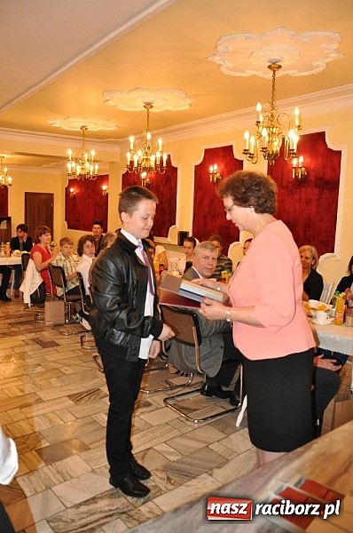 Zdjęcie w galerii na portalu naszraciborz.pl: Najzdolniejsi uczniowie z gminy Kuźnia Raciborska zostali nagrodzeni wiadomości z regionu