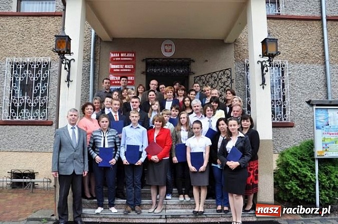 Zdjęcie w galerii na portalu naszraciborz.pl: Najzdolniejsi uczniowie z gminy Kuźnia Raciborska zostali nagrodzeni wiadomości z regionu