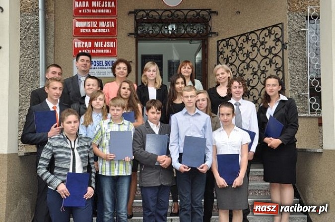 Zdjęcie w galerii na portalu naszraciborz.pl: Najzdolniejsi uczniowie z gminy Kuźnia Raciborska zostali nagrodzeni wiadomości z regionu