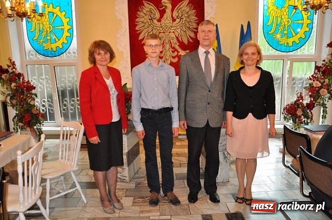 Zdjęcie w galerii na portalu naszraciborz.pl: Najzdolniejsi uczniowie z gminy Kuźnia Raciborska zostali nagrodzeni wiadomości z regionu