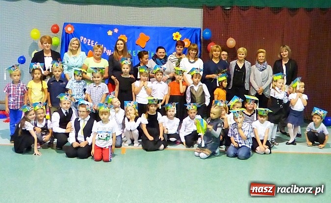 Zdjęcie w galerii na portalu naszraciborz.pl: Polonez na zakończenie roku w... przedszkolu wiadomości z regionu