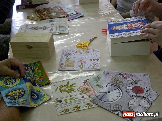 Zdjęcie w galerii na portalu naszraciborz.pl: Mała akademia sztuki: Tym razem decoupage wiadomości z regionu