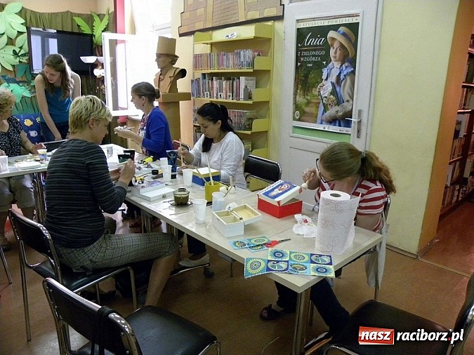 Zdjęcie w galerii na portalu naszraciborz.pl: Mała akademia sztuki: Tym razem decoupage wiadomości z regionu