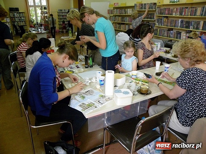 Zdjęcie w galerii na portalu naszraciborz.pl: Mała akademia sztuki: Tym razem decoupage wiadomości z regionu