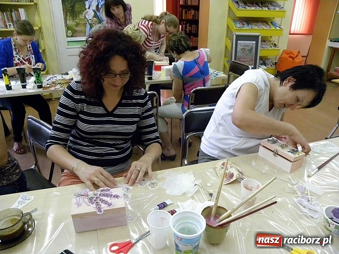 Zdjęcie w galerii na portalu naszraciborz.pl: Mała akademia sztuki: Tym razem decoupage wiadomości z regionu