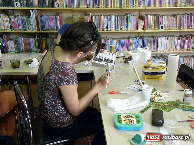 Zdjęcie w galerii na portalu naszraciborz.pl: Mała akademia sztuki: Tym razem decoupage wiadomości z regionu