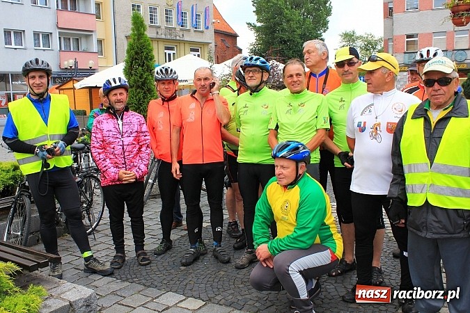 Zdjęcie w galerii na portalu naszraciborz.pl: 3500 km w 45 dni. Ruszył XVI Rajd Rowerowy Środowisk Trzeźwościowych wiadomości z regionu