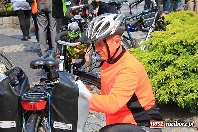 Zdjęcie w galerii na portalu naszraciborz.pl: 3500 km w 45 dni. Ruszył XVI Rajd Rowerowy Środowisk Trzeźwościowych wiadomości z regionu