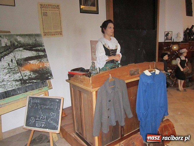 Zdjęcie w galerii na portalu naszraciborz.pl: Uczniowie ZSS z wizytą w Muzeum Chleba wiadomości z regionu