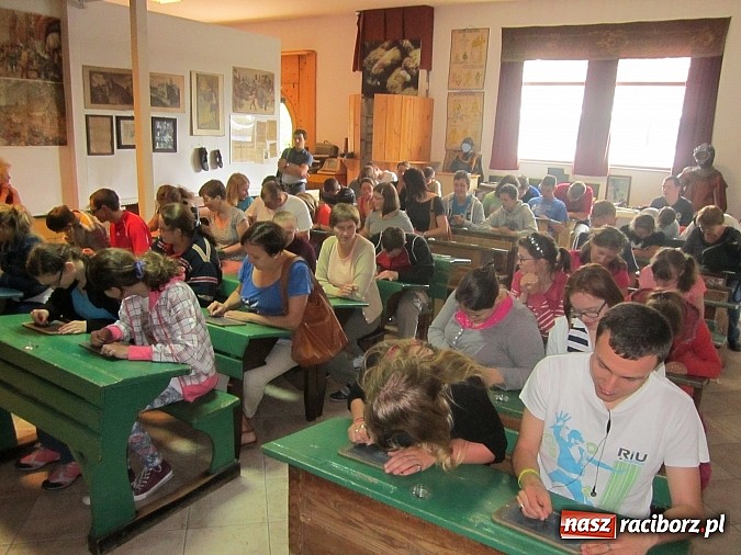 Zdjęcie w galerii na portalu naszraciborz.pl: Uczniowie ZSS z wizytą w Muzeum Chleba wiadomości z regionu
