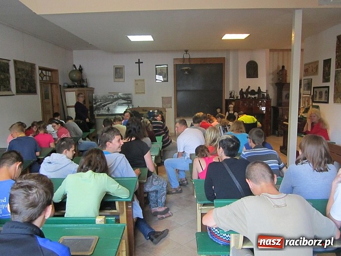 Zdjęcie w galerii na portalu naszraciborz.pl: Uczniowie ZSS z wizytą w Muzeum Chleba wiadomości z regionu