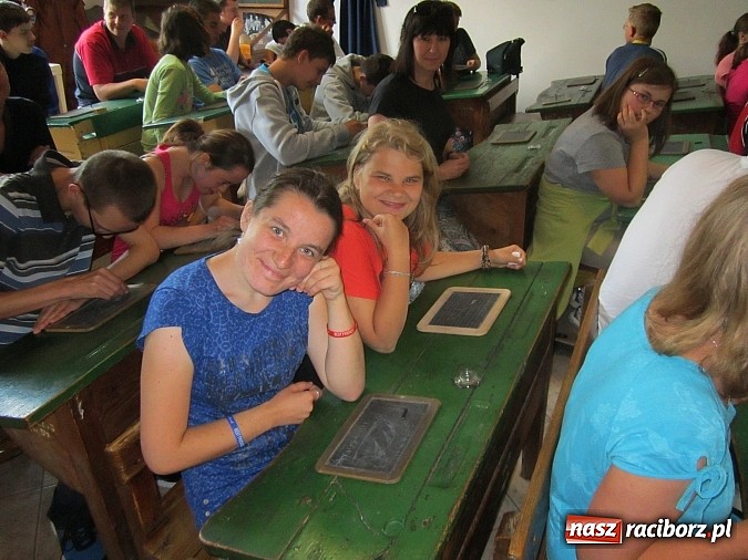 Zdjęcie w galerii na portalu naszraciborz.pl: Uczniowie ZSS z wizytą w Muzeum Chleba wiadomości z regionu