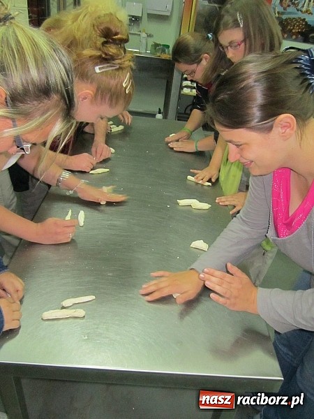 Zdjęcie w galerii na portalu naszraciborz.pl: Uczniowie ZSS z wizytą w Muzeum Chleba wiadomości z regionu