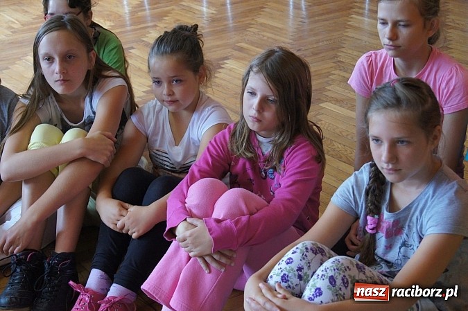 Zdjęcie w galerii na portalu naszraciborz.pl: Capoeira ściągnęła dzieci i młodzież do GCK w Nędzy wiadomości z regionu