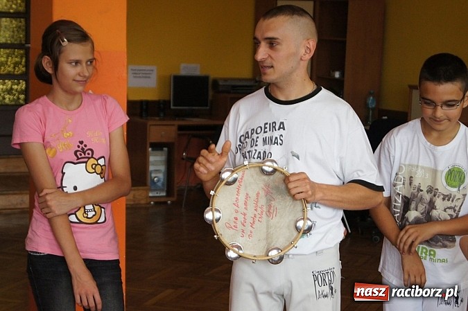 Zdjęcie w galerii na portalu naszraciborz.pl: Capoeira ściągnęła dzieci i młodzież do GCK w Nędzy wiadomości z regionu