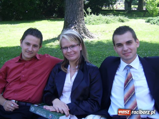 Zdjęcie w galerii na portalu naszraciborz.pl: Studenci jadą na wakacje wiadomości z regionu