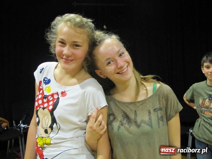 Zdjęcie w galerii na portalu naszraciborz.pl: Tanecznym krokiem rozpoczęli wakacje. Pierwsze warsztaty w RCK wiadomości z regionu