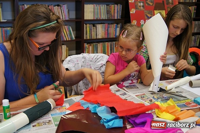Zdjęcie w galerii na portalu naszraciborz.pl: Biblioteka w Nędzy zabiera dzieci w daleką podróż wiadomości z regionu