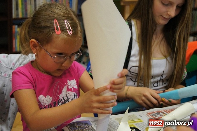 Zdjęcie w galerii na portalu naszraciborz.pl: Biblioteka w Nędzy zabiera dzieci w daleką podróż wiadomości z regionu