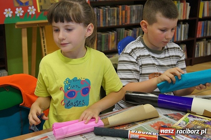 Zdjęcie w galerii na portalu naszraciborz.pl: Biblioteka w Nędzy zabiera dzieci w daleką podróż wiadomości z regionu