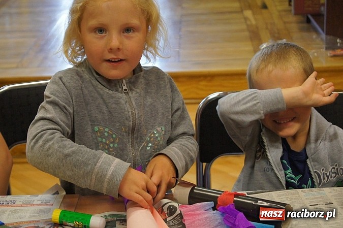 Zdjęcie w galerii na portalu naszraciborz.pl: Biblioteka w Nędzy zabiera dzieci w daleką podróż wiadomości z regionu