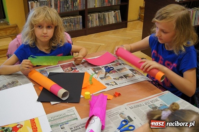 Zdjęcie w galerii na portalu naszraciborz.pl: Biblioteka w Nędzy zabiera dzieci w daleką podróż wiadomości z regionu
