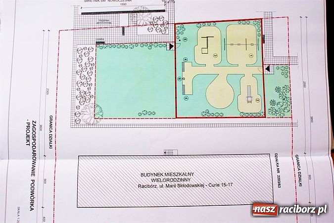 Zdjęcie w galerii na portalu naszraciborz.pl: Czytelnik pyta: Plac zabaw czy gruzowisko? wiadomości z regionu