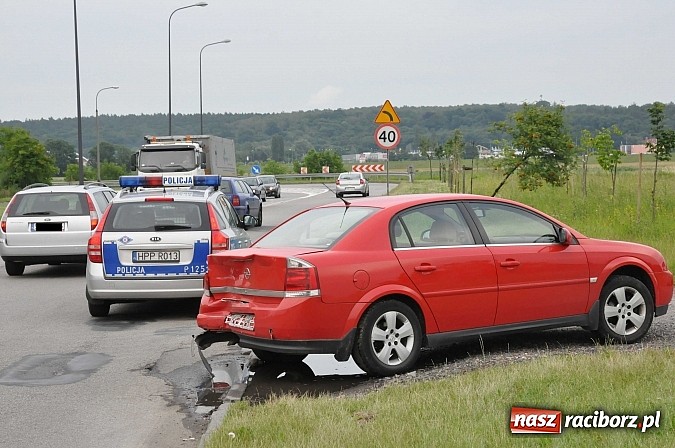 Zdjęcie w galerii na portalu naszraciborz.pl: Nieuwaga przyczyną kolizji na Piaskowej wiadomości z regionu