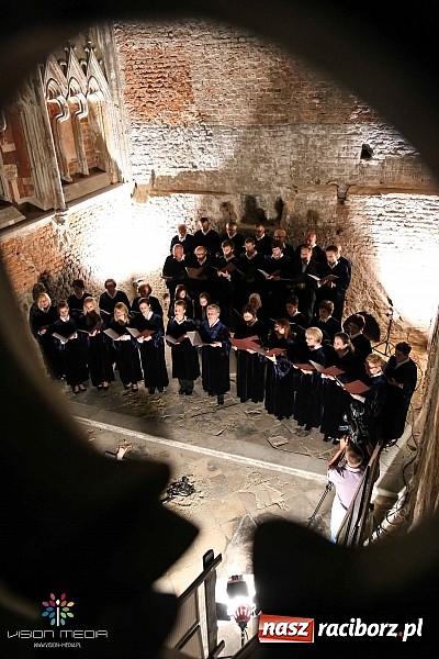 Zdjęcie w galerii na portalu naszraciborz.pl: Wspaniała muzyka w średniowiecznych murach kaplicy zamkowej św. Tomasza Becketa wiadomości z regionu