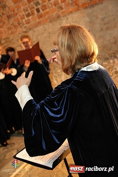 Zdjęcie w galerii na portalu naszraciborz.pl: Wspaniała muzyka w średniowiecznych murach kaplicy zamkowej św. Tomasza Becketa wiadomości z regionu