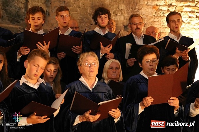 Zdjęcie w galerii na portalu naszraciborz.pl: Wspaniała muzyka w średniowiecznych murach kaplicy zamkowej św. Tomasza Becketa wiadomości z regionu