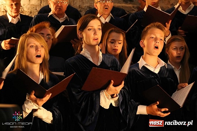 Zdjęcie w galerii na portalu naszraciborz.pl: Wspaniała muzyka w średniowiecznych murach kaplicy zamkowej św. Tomasza Becketa wiadomości z regionu
