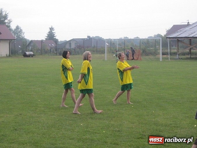 Zdjęcie w galerii na portalu naszraciborz.pl: Damy kontra pany, czyli zabawa na festynie w Rudach wiadomości z regionu