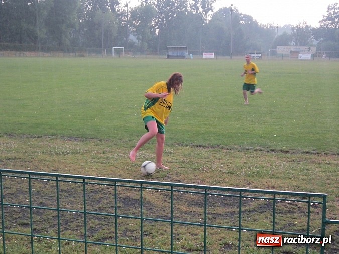Zdjęcie w galerii na portalu naszraciborz.pl: Damy kontra pany, czyli zabawa na festynie w Rudach wiadomości z regionu