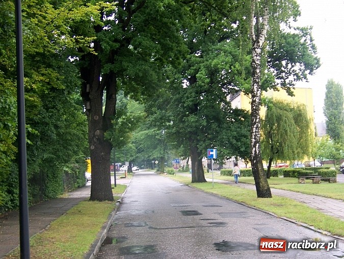 Zdjęcie w galerii na portalu naszraciborz.pl: Raciborskie PRD remontuje drogę w Kuźni wiadomości z regionu