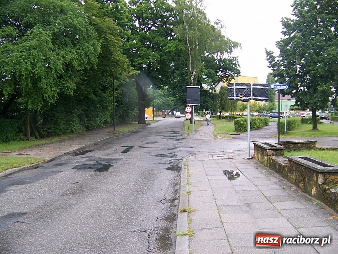 Zdjęcie w galerii na portalu naszraciborz.pl: Raciborskie PRD remontuje drogę w Kuźni wiadomości z regionu